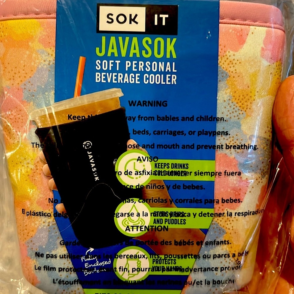 JAVASOK size medium in “Watercolor Glimmer” pattern.